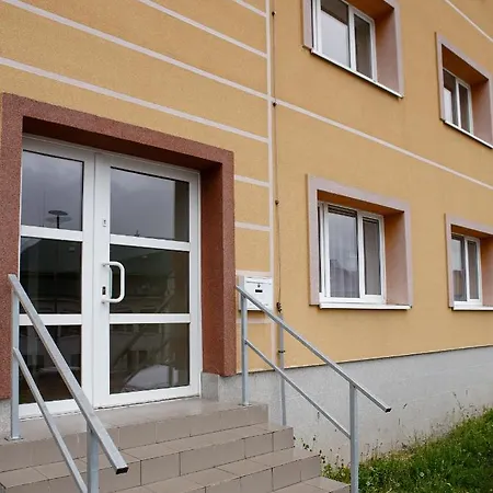Large 3-Bedroom Apartment On Main Square With Free Parking Žacléř