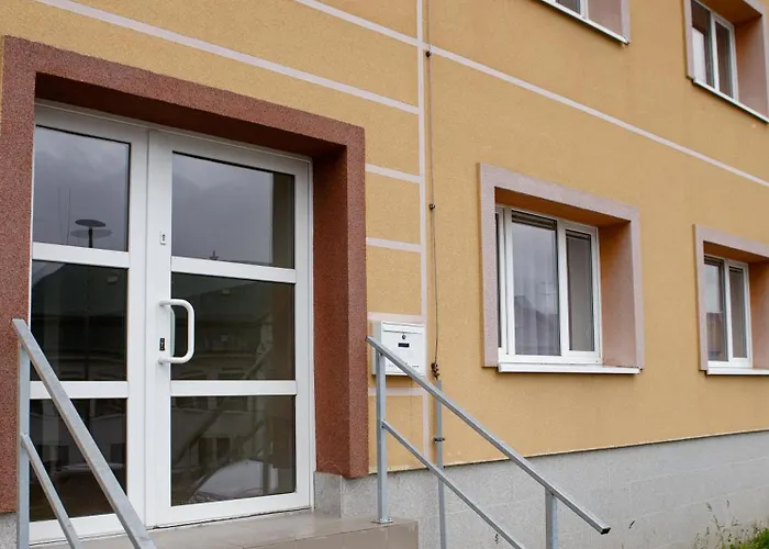 Large 3-bedroom On Main Square With Free Parking Lejlighed Žacléř